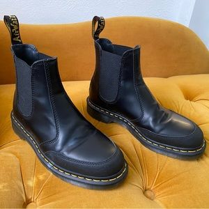Dr. Martens Chelsea Boot with Guard Panel Leather style #2976 size 9 Men’s
